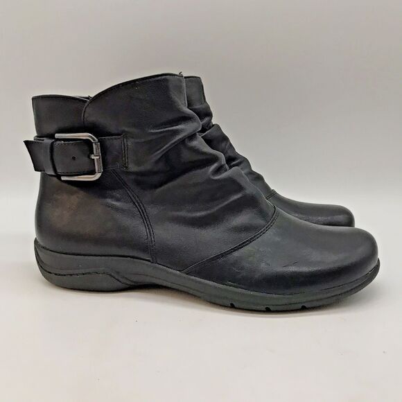 Clarks Cora Rouched Ankle Boots Women's 9M Black Leather Side Zip Bootie 39235 - Picture 1 of 13